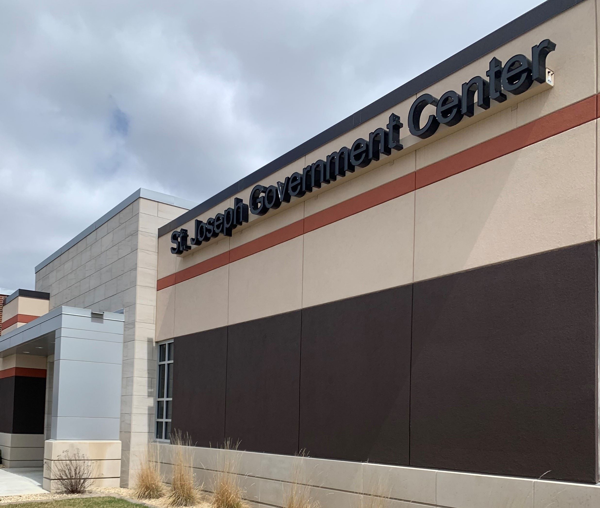 GOVERNMENT CENTER OUTSIDE